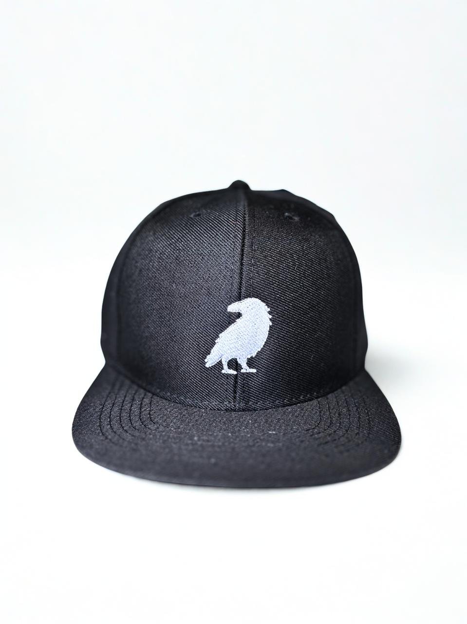 Boné Rua316 – Corvo Bordado (Modelo Snapback Premium)