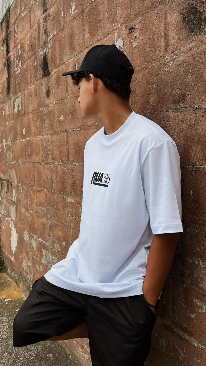 Camiseta Oversized Masculina Rua316 Branco – “Bitter as Poison”