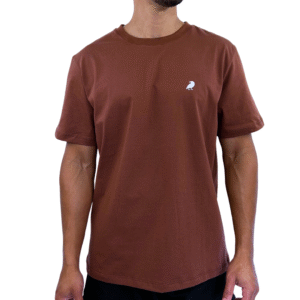 Camiseta Tradicional Marrom – Logo Corvo